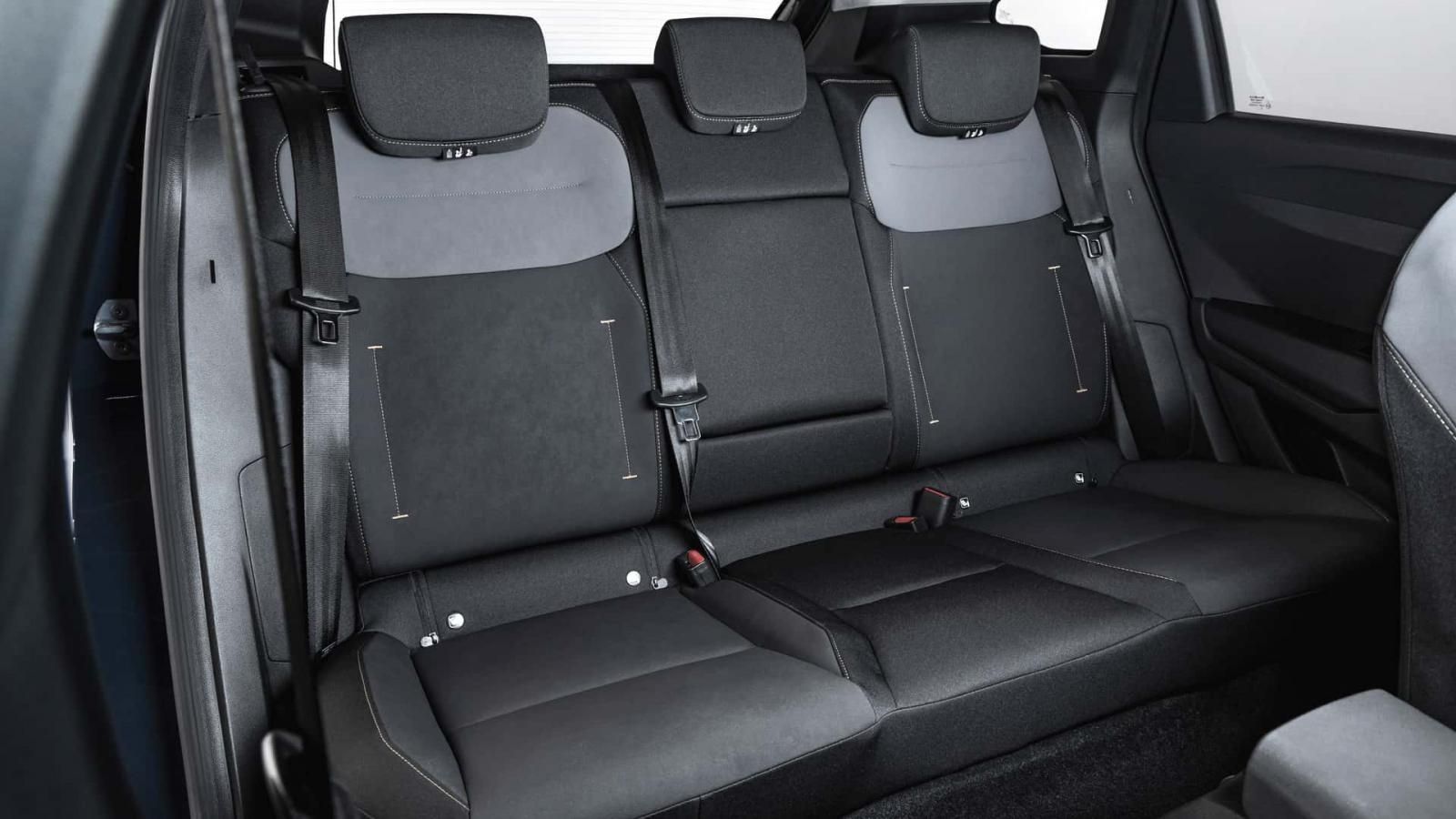 Νέο Dacia Striker: Υβριδικό έως 155 άλογα & τιμή κάτω από 25.000 ευρώ